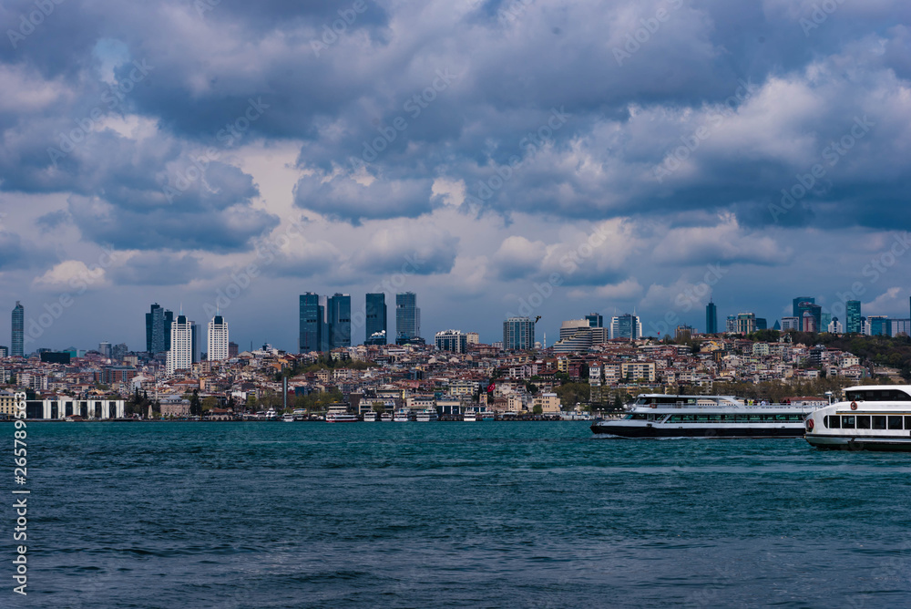 Fototapeta premium Istanbul Bosporus Blick auf Besiktas