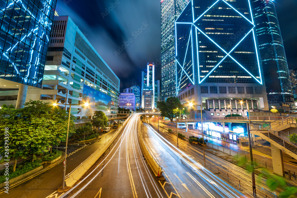 Fototapeta premium The night view of the city and the traffic in Hong Kong