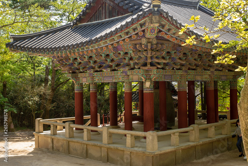 Tradidional Korean temple photo