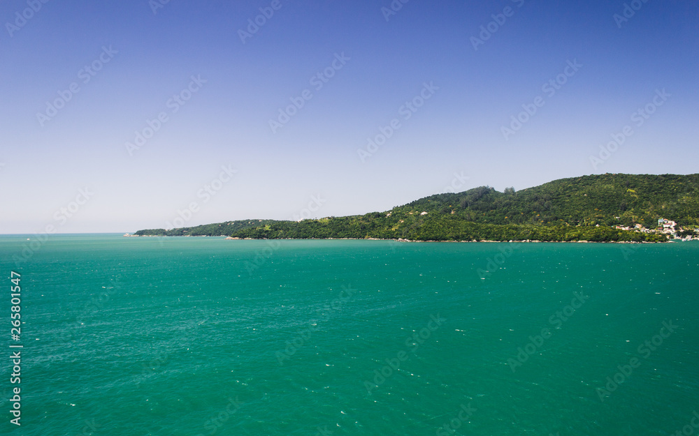 Fototapeta premium Porto Belo Island from the Ocean