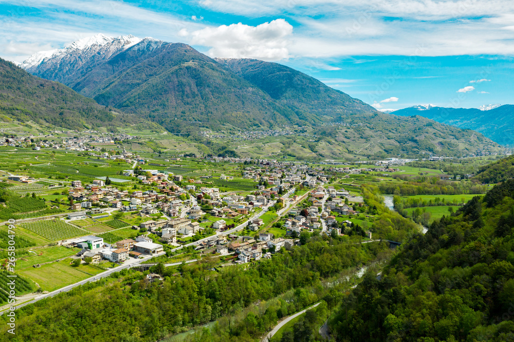 Valtellina (IT) - Vista aerea della valle in zona Chiuro 