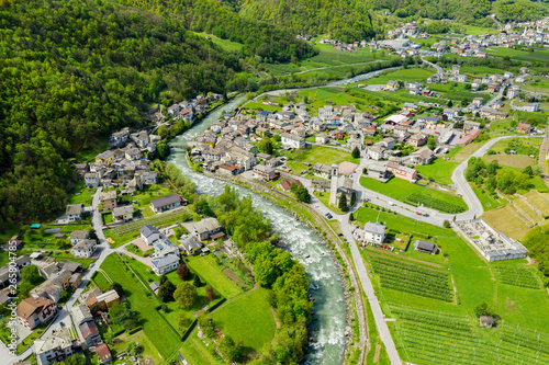 Valtellina (IT) - Piateda - Vista aerea del borgo di Carolo