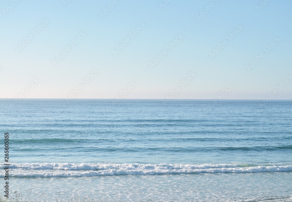 Mar y horizonte tonos azules