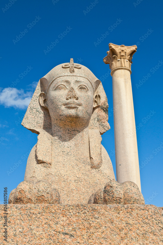 Esfinge de Heliopolis, Templo de Serapis, Columna de Pompeyo, Barrio de Karomous, Ciudad de Alejandria, Egipto, Mar Mediterráneo Esfinge de Heliopolis, Templo de Serapis, Columna de Pompeyo, Barrio de Karomous, Ciudad de Alejandria, Egipto, Mar Mediterráneo