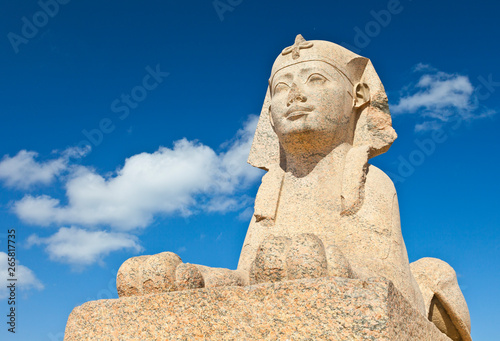 Esfinge de Heliopolis  Templo de Serapis  Columna de Pompeyo  Barrio de Karomous  Ciudad de Alejandria  Egipto  Mar Mediterr  neo