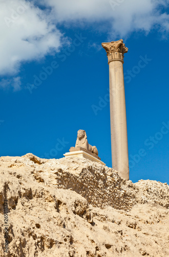 Esfinge de Heliopolis, Templo de Serapis, Columna de Pompeyo, Barrio de Karomous, Ciudad de Alejandria, Egipto, Mar Mediterráneo photo