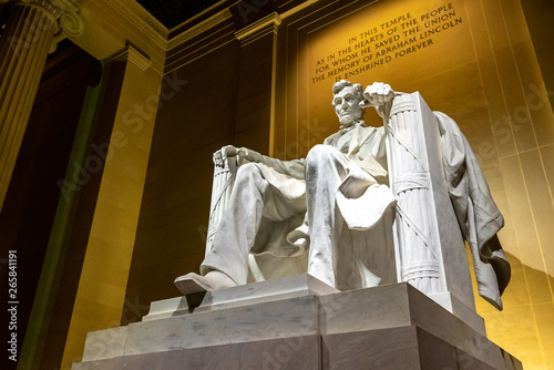 Lincoln Memorial statue
