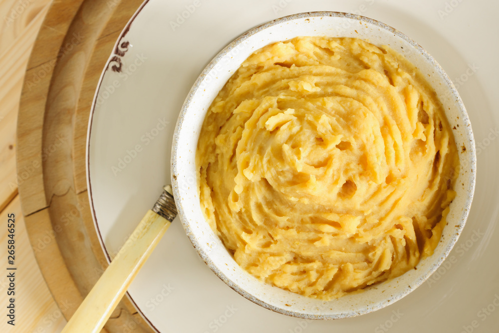 Ταπετσαρία Pease pudding a traditional English savoury dish made of yellow split peas boile