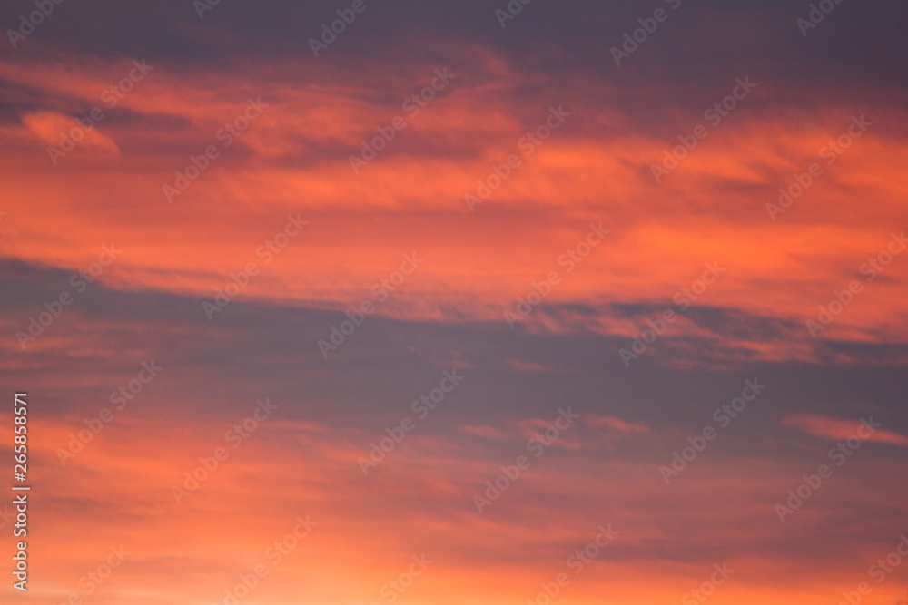 Sonnenuntergang Wolkendecke