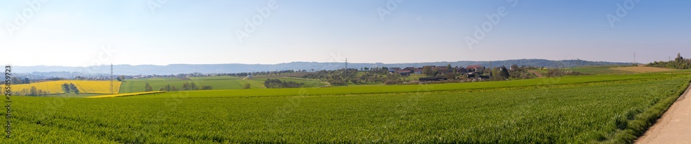 Panorama Backnang Ungeheuerhof mit Feldern breit