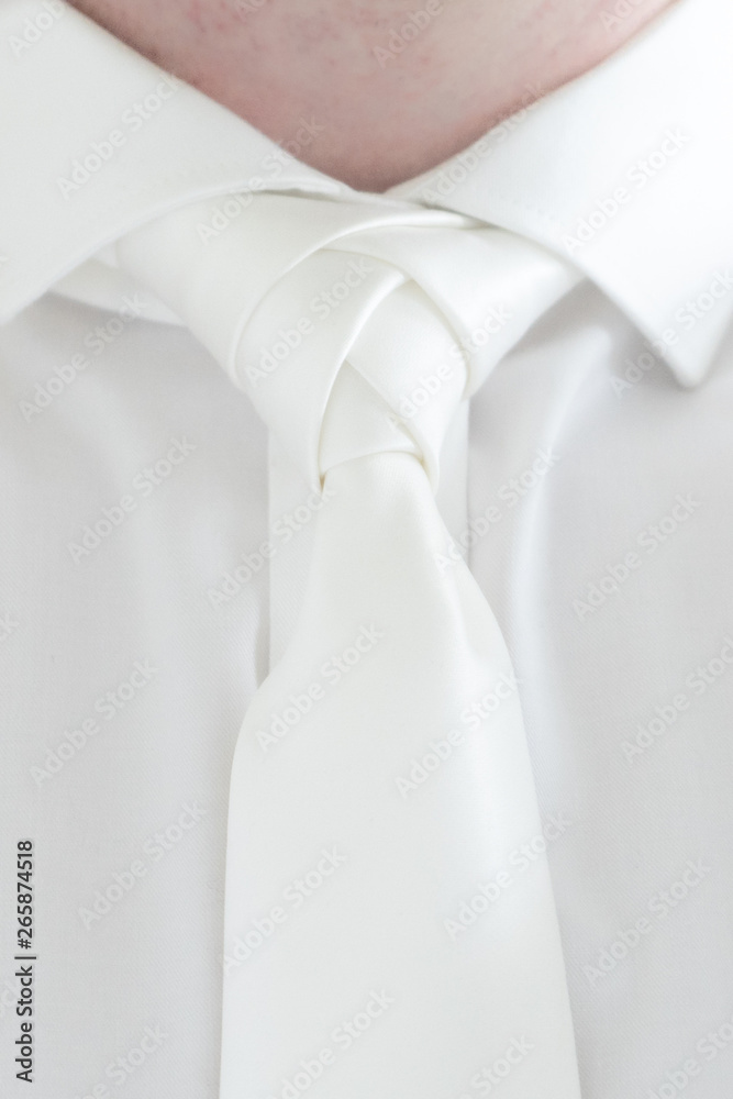 eldritch knot tie
