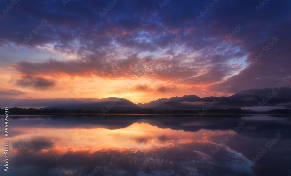 Fototapeta premium Morgenstimmung spiegel sich im See