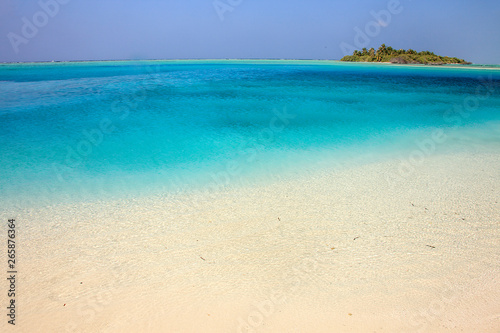 The Sea of the Maldives, Ari Atoll, wonderful landscape © Claudio Quacquarelli