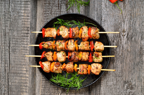 Grilled chicken kebabs with vegetables