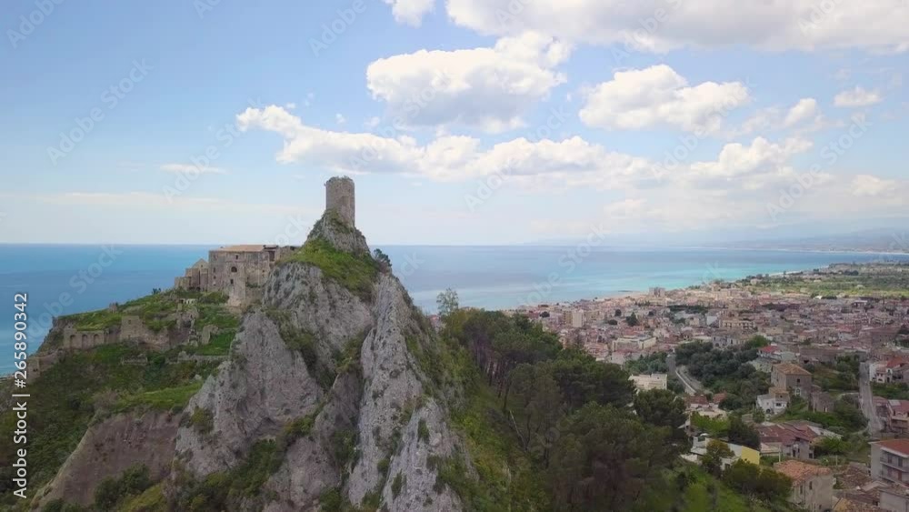 Vista Aerea Della Città Sul Mare Roccella Ionica O Jonica In Calabria ...