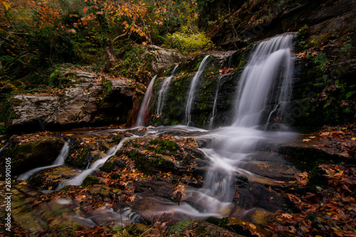 Fototapeta Naklejka Na Ścianę i Meble -  suuctu waterfall in Turkey Bursa
