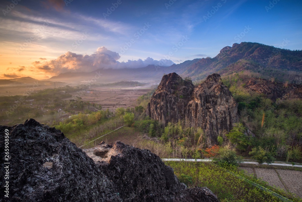 Obraz premium landscape with mountains and clouds