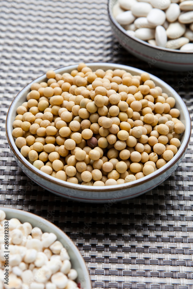 corn, soybeans, sword bean corn, soybeans, sword bean