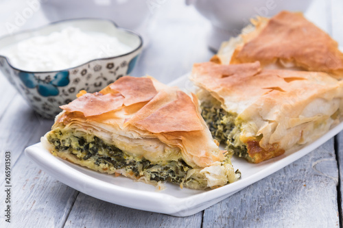 Phyllo pastry spinach pie