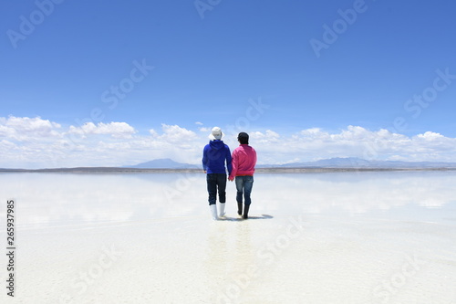 ウユニ塩湖　ボリビア © saeppppi