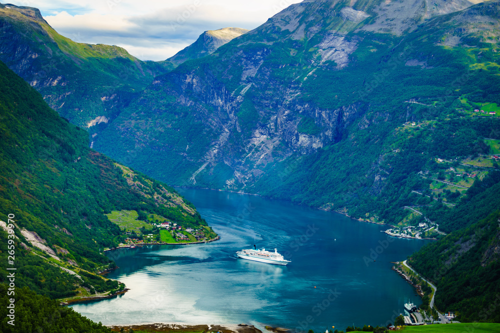 Fjord Geirangerfjord with cruise ship, Norway. - obrazy, fototapety, plakaty 