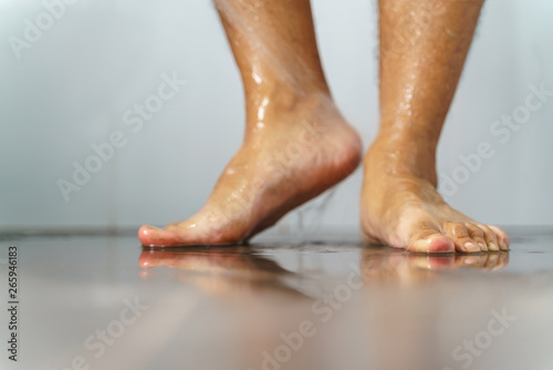 Washing dirty feet