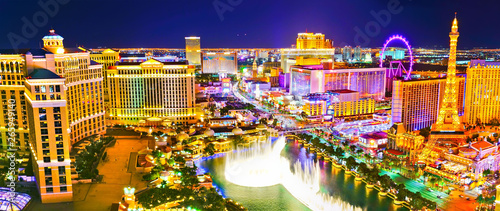 Canvas Print View of the Las Vegas Boulevard at night with lots of hotels and casinos in Las Vegas