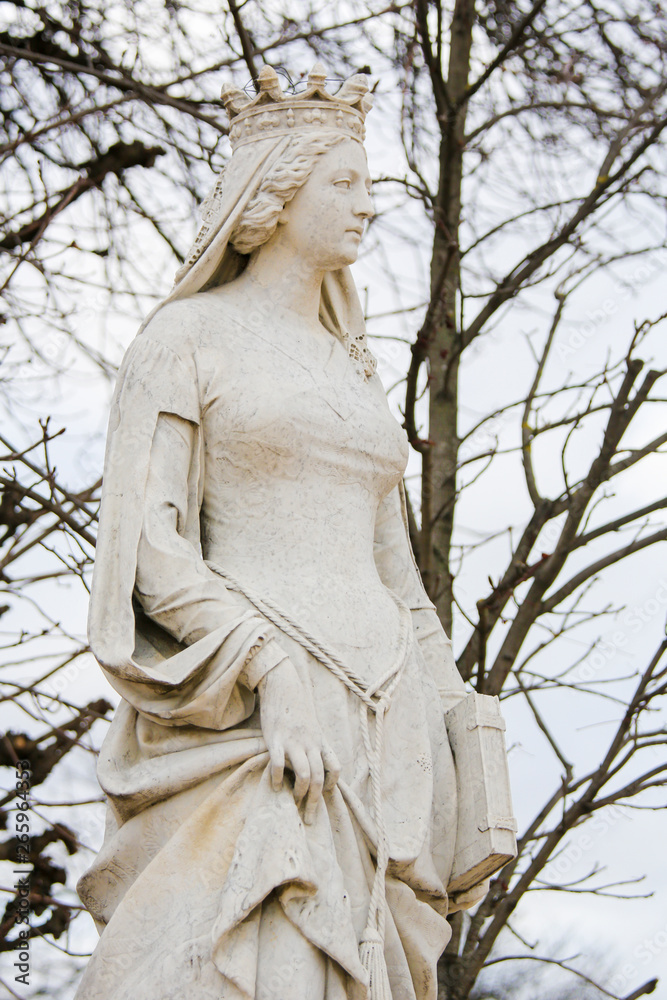 Statue of Valentina Visconti, Duchess of Orleans, in the Jardin du Luxembourg, Paris, France Statue of Valentina Visconti, Duchess of Orleans, in the Jardin du Luxembourg, Paris, France