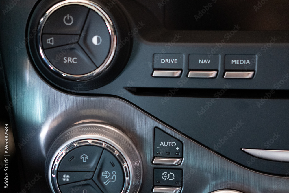 Détail d'éléments carrosserie et moteur d'un véhicule Détail d'éléments carrosserie et moteur d'un véhicule