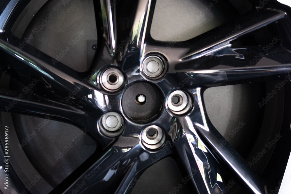 Fototapeta premium Détail d'éléments carrosserie et moteur d'un véhicule