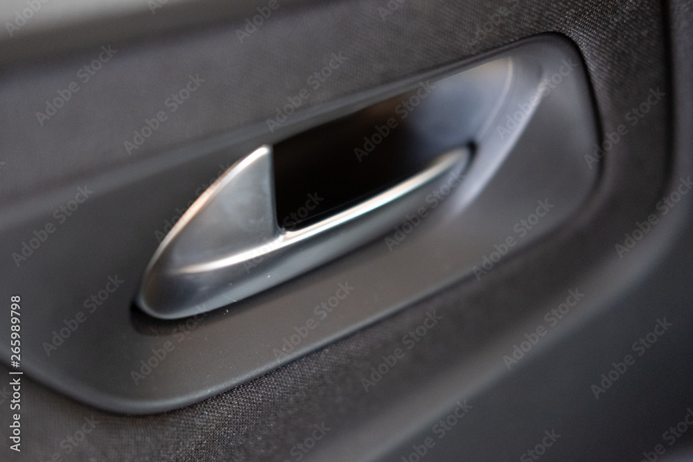 Détail d'éléments carrosserie et moteur d'un véhicule