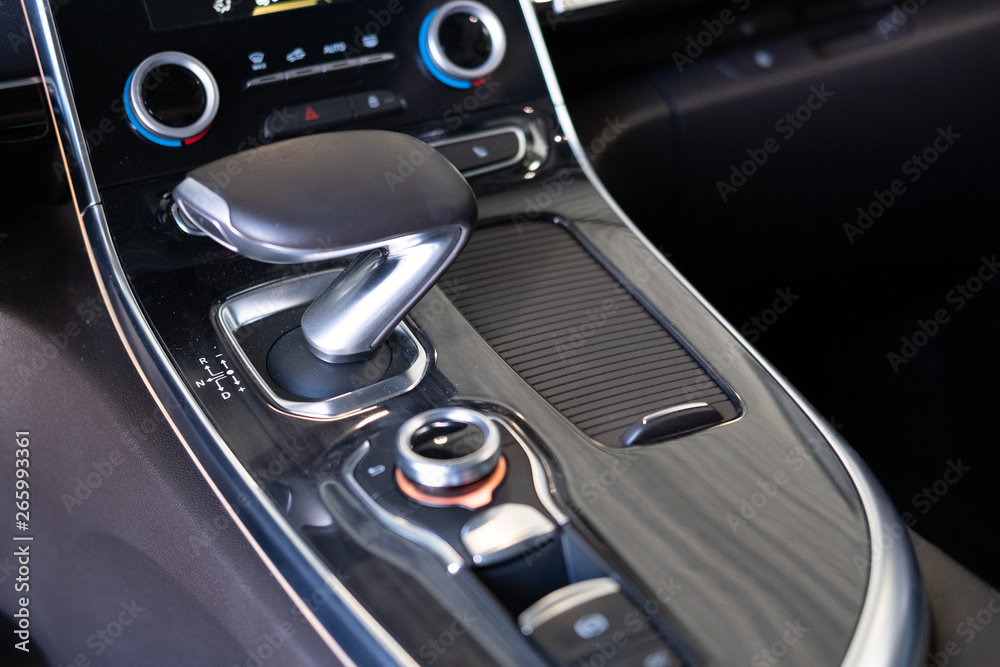 Détail d'éléments carrosserie et moteur d'un véhicule Détail d'éléments carrosserie et moteur d'un véhicule