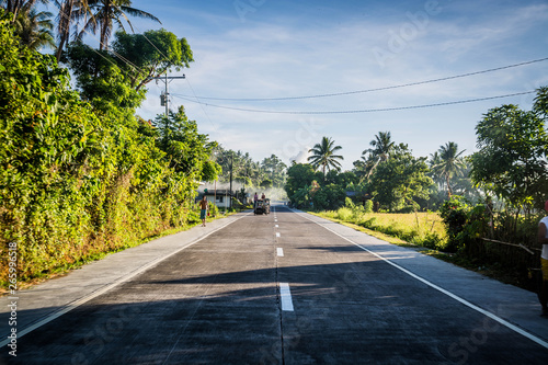Bilde på lerret Open road to the Bicol province in the Philippines
