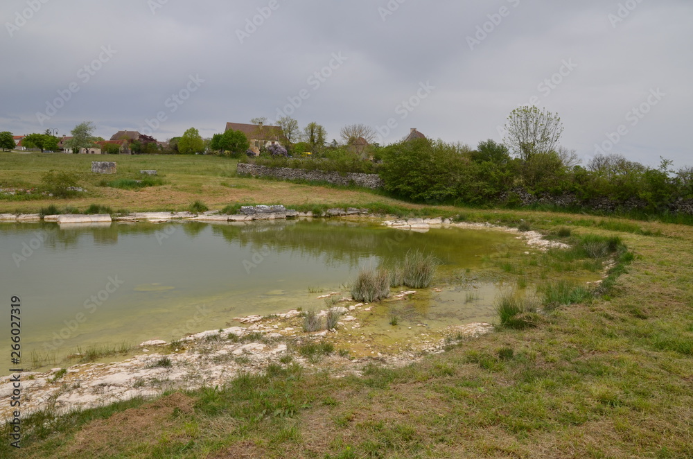 LAC DE SAINT NAMPHAISE FONTANES DE CAUSSE LOT FRANCE