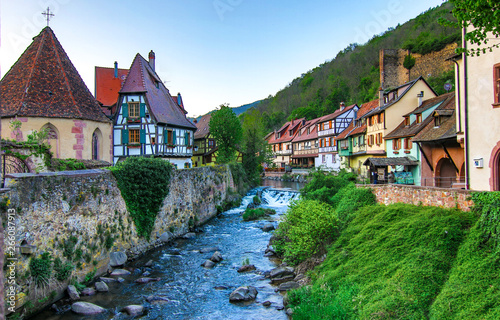 Wallpaper Mural Kaysersberg im Elsass, bunte Häuser am Fluss im Abendlicht Torontodigital.ca