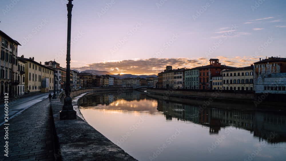 The Arno in Pisa, the early sunrise