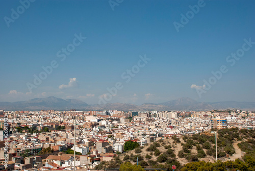 Blick über die Häuser von Alicante, Costa Blanca - Spanien