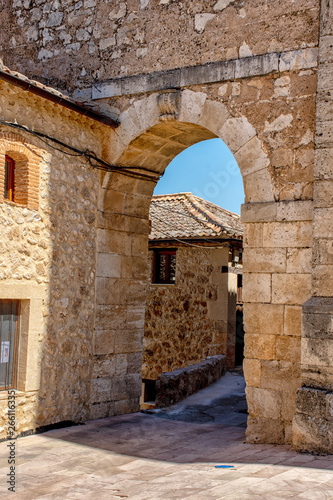 puertas antiguas de maderuelo  Segovia