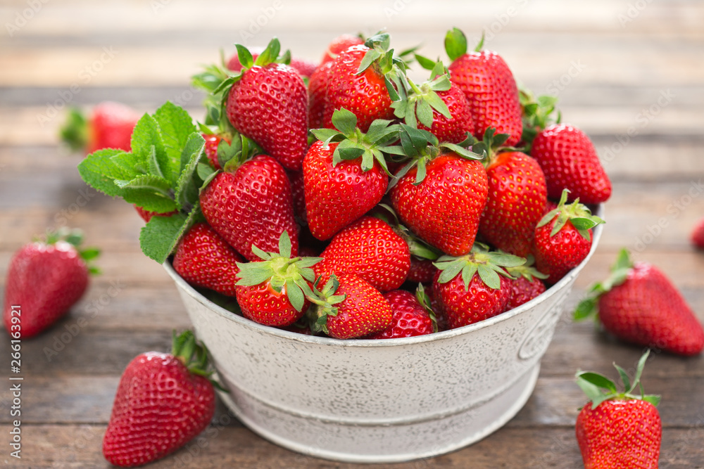 Fresh strawberries in the bowl Fresh strawberries in the bowl