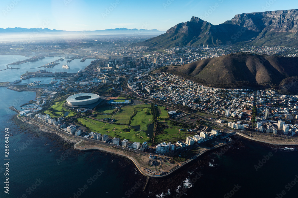 Fototapeta premium Kapstadt aus dem Helikopter