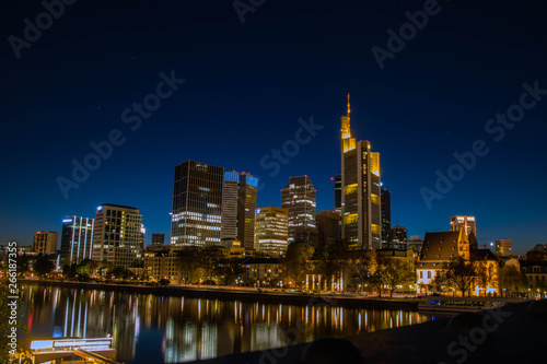 Frankfurt Skyline bei Nacht © Fabian