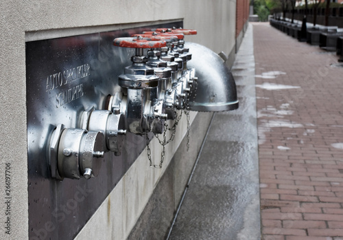 Obraz na plátně Six-Way Flush Fire Pump Test Connections