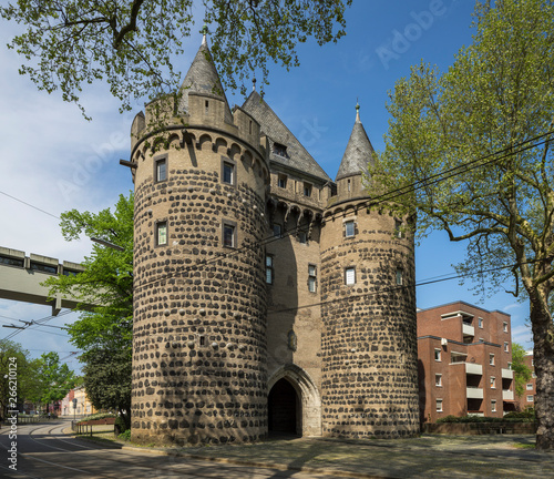 mittelalterliches Stadttor in Neuss, Obertor photo