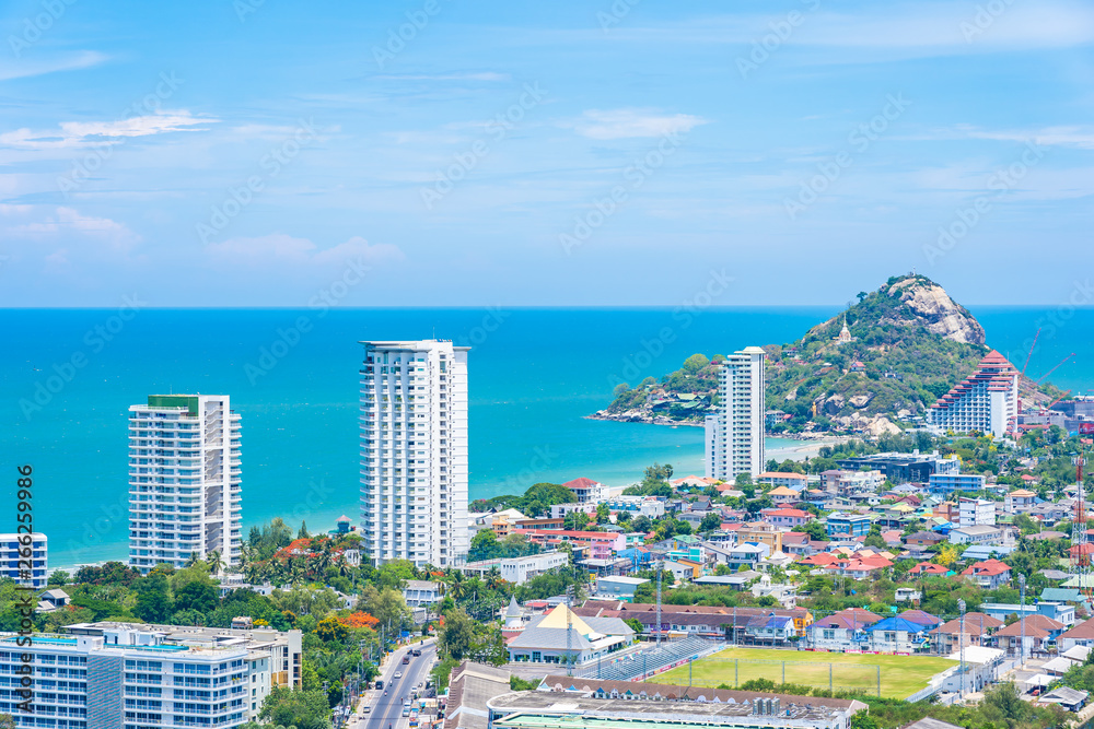 Obraz premium Beautiful landscape and cityscape of hua hin nearly sea beach and ocean