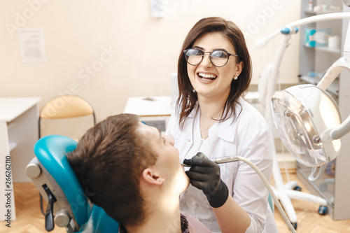 Process of filling on fake tooth