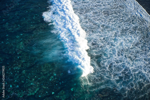 Fototapeta Naklejka Na Ścianę i Meble -  Huge waves in mauritius