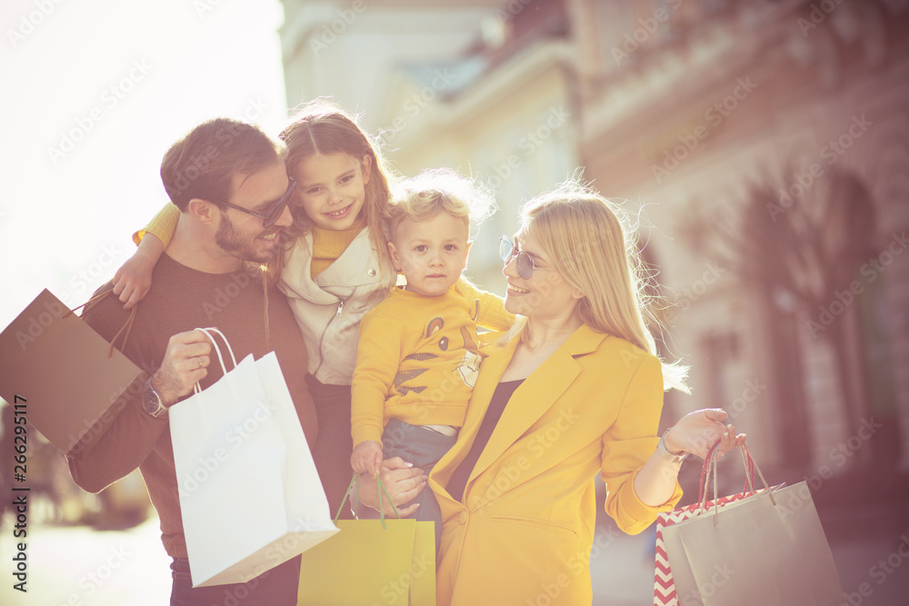 Obraz premium I love the day with my family.