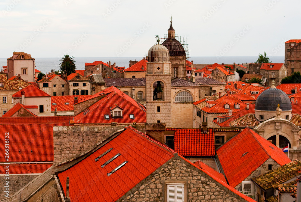 Obraz premium Panoramic view of the roofs and buildings of Dubrovnik, Croatia