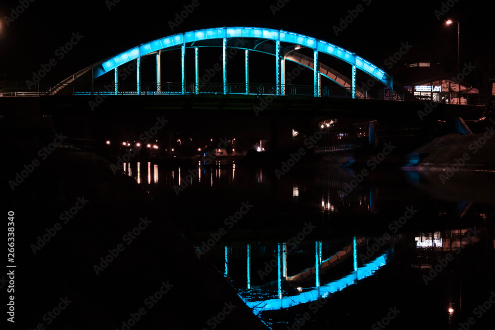 Obraz premium Bridge At NIght
