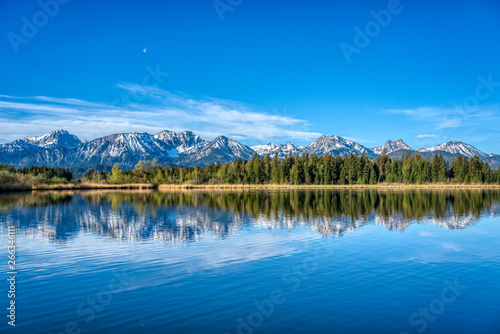 Obraz na płótnie Berge und Alpensee w salonie